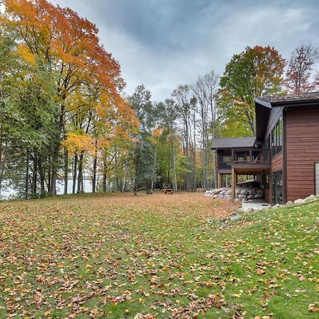 Impressive Presque Isle Lake House With Water Access Villa Exterior photo