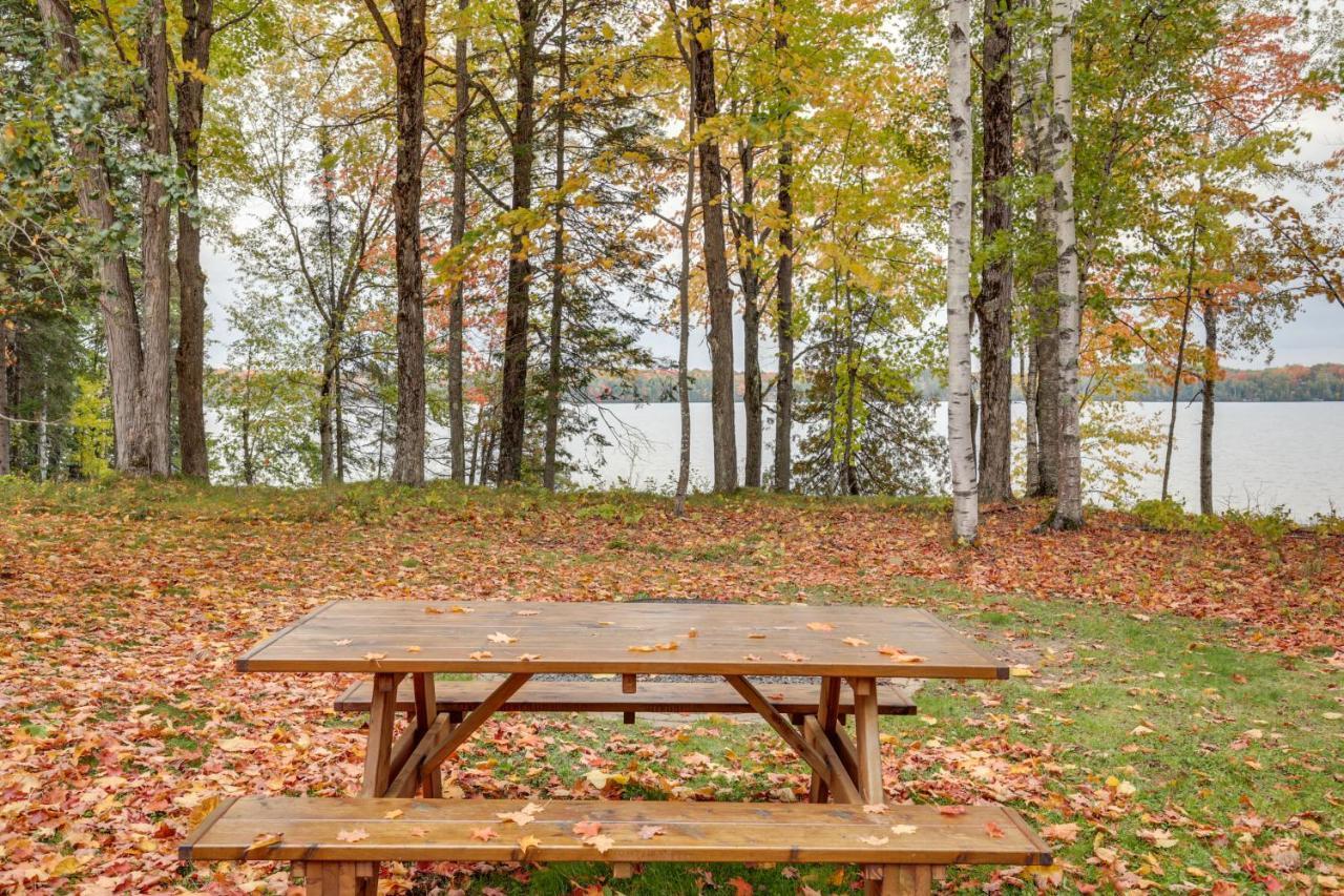 Impressive Presque Isle Lake House With Water Access Villa Exterior photo