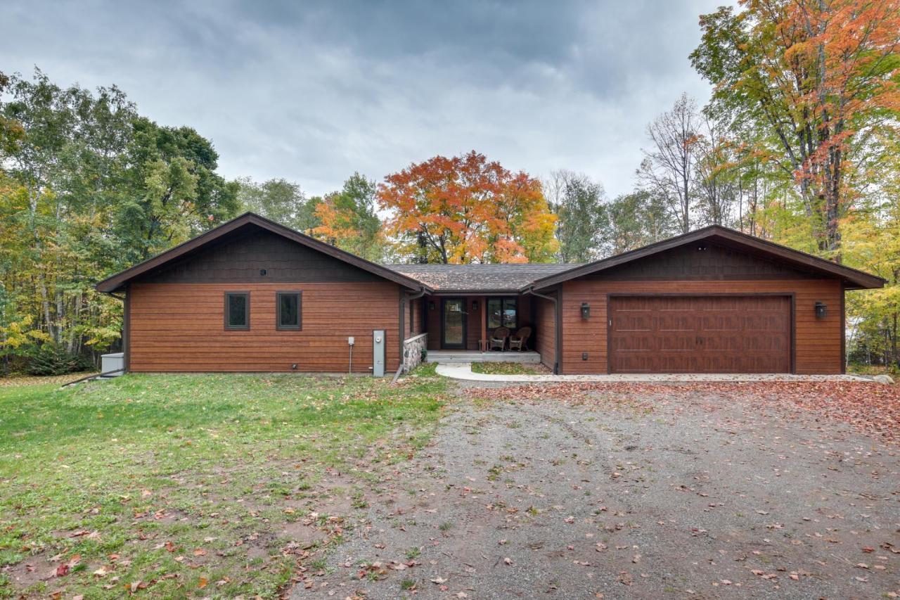 Impressive Presque Isle Lake House With Water Access Villa Exterior photo