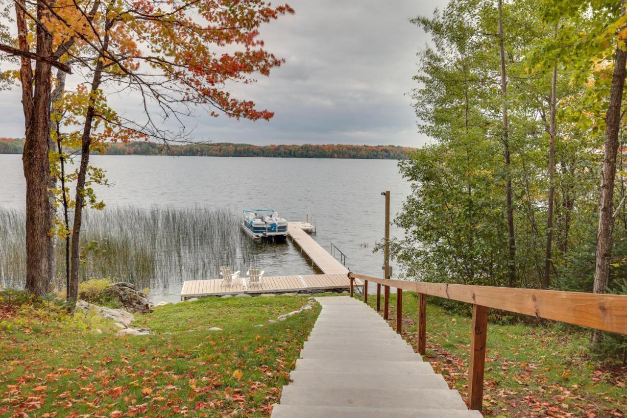 Impressive Presque Isle Lake House With Water Access Villa Exterior photo