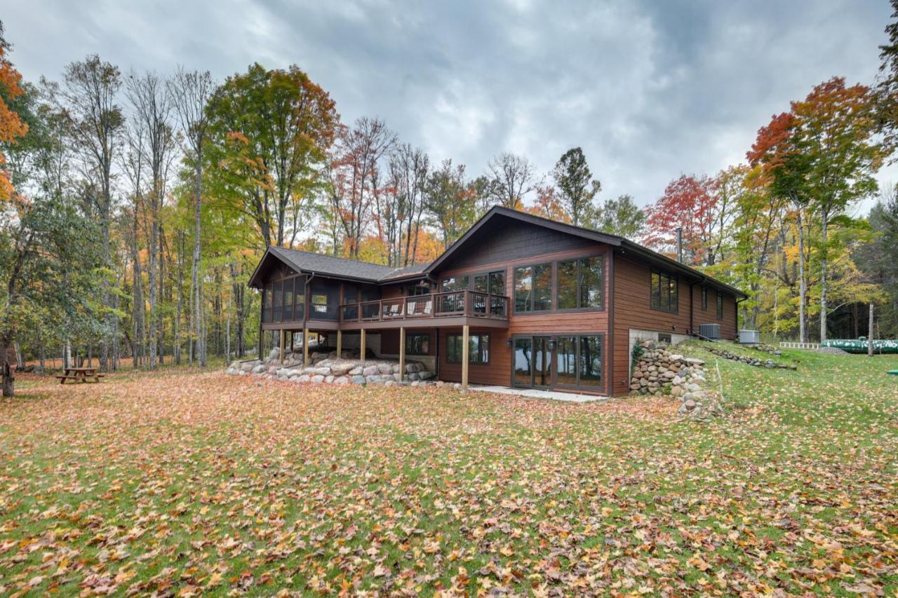 Impressive Presque Isle Lake House With Water Access Villa Exterior photo