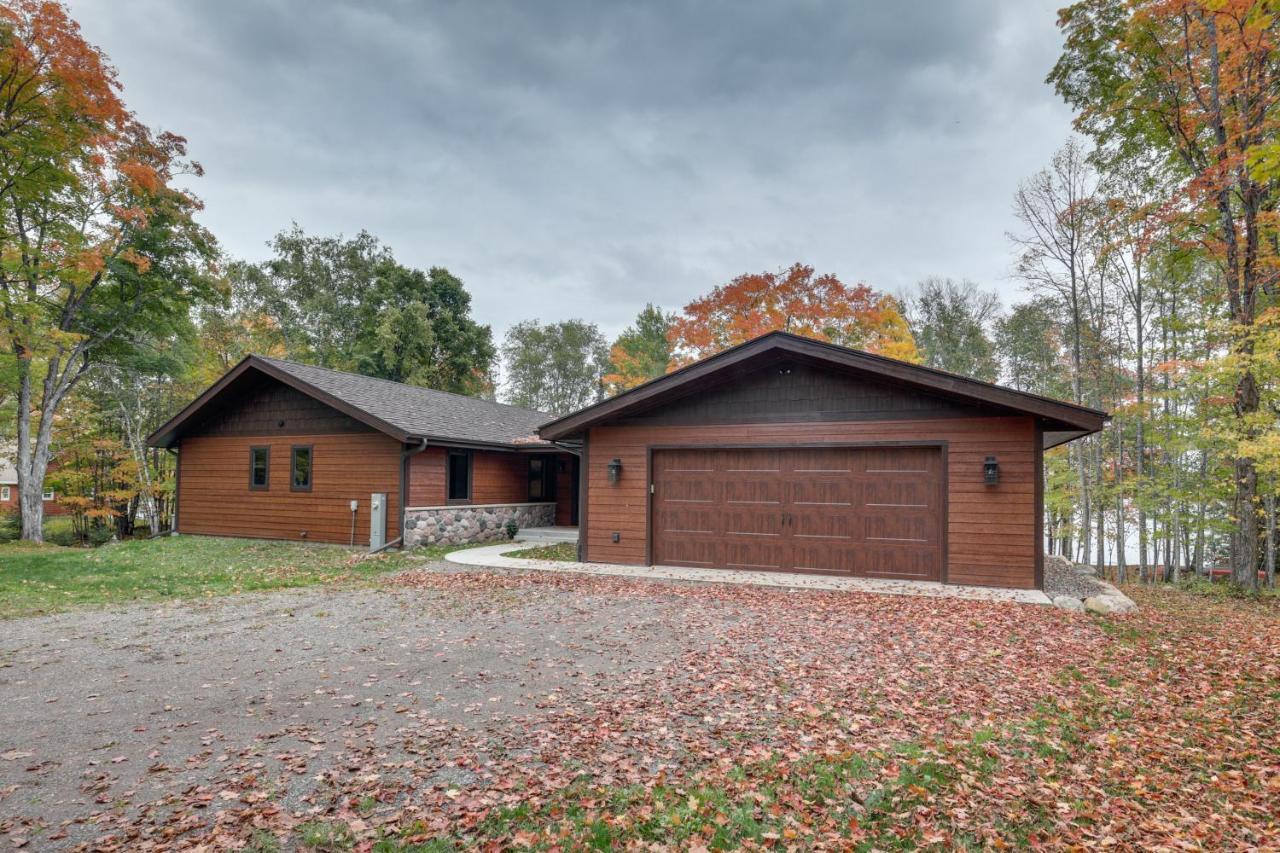 Impressive Presque Isle Lake House With Water Access Villa Exterior photo